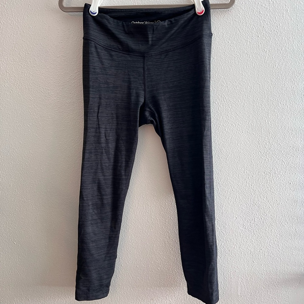 Outdoor Voices cropped charcoal leggings